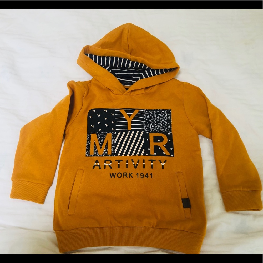 Mayoral hoodie brand new with tags size 4